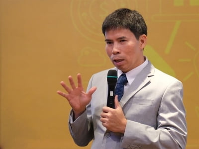 Nhà đầu tư sắp nhận "quà khủng", cổ phiếu của đại gia Nam Định vẫn đỏ sàn