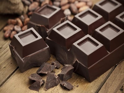 Lý do bạn nên tặng và ăn một thanh sô-cô-la đen vào dịp lễ 14-2