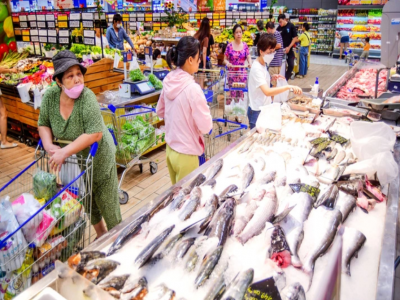 Giá cả leo thang, lo lạm phát tăng cao