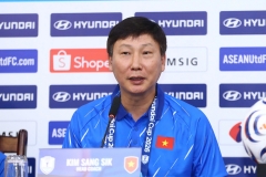 HLV Kim Sang-sik: Tuyển Việt Nam có một chút lợi thế, không được chủ quan
