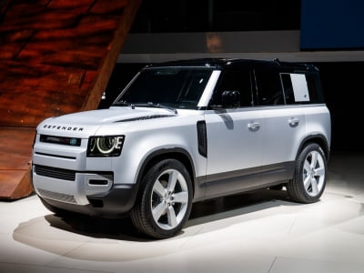 Land Rover Defender 2020 “hồi sinh” sau 23 năm vắng bóng