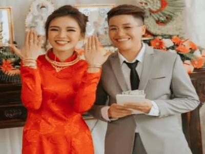 Nữ ca sĩ Việt vừa chia tay chồng chuyển giới để lộ bụng to bất thường khi mặc đầm lụa