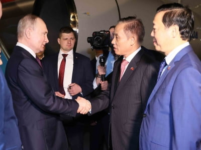 Tổng thống Nga Vladimir Putin đến Hà Nội