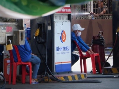 Nhiều cửa hàng xăng TP.HCM thông báo tạm ngưng cung cấp