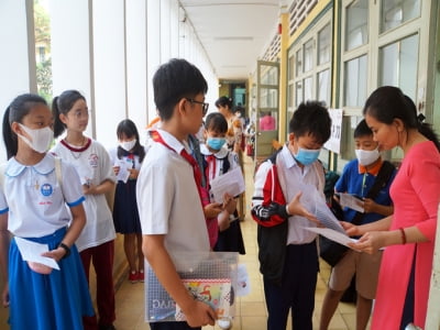4.000 sĩ tử chạy đua vào lớp 6 trường chuyên