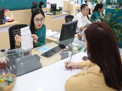 Nới room tín dụng, rục rịch giảm lãi suất