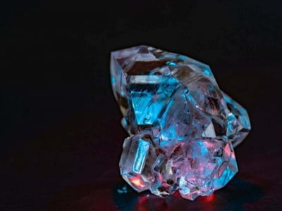 Đổi đời khi một lúc tìm được 5 viên kim cương xanh hiếm nhất thế giới