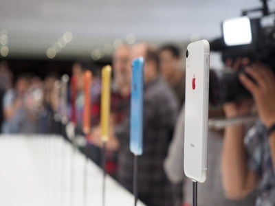 Chiếc iPhone giá rẻ này bỗng là lựa chọn hợp lý mùa dịch COVID-19