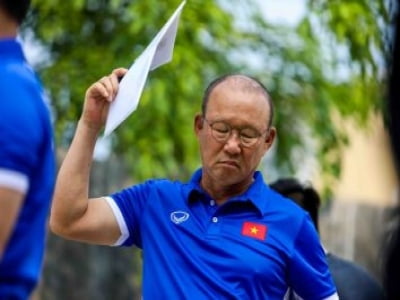 ĐT Việt Nam đấu Thái Lan: HLV Park Hang Seo thiếu nhiều trụ cột trong ngày đầu tập trung