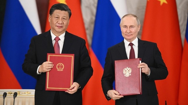 Lãnh đạo Nga - Trung Quốc ký kết 14 thỏa thuận, tuyên bố chung