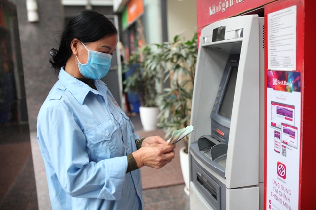Quốc hội xem xét tăng lương cơ sở, quyết định vấn đề nhân sự