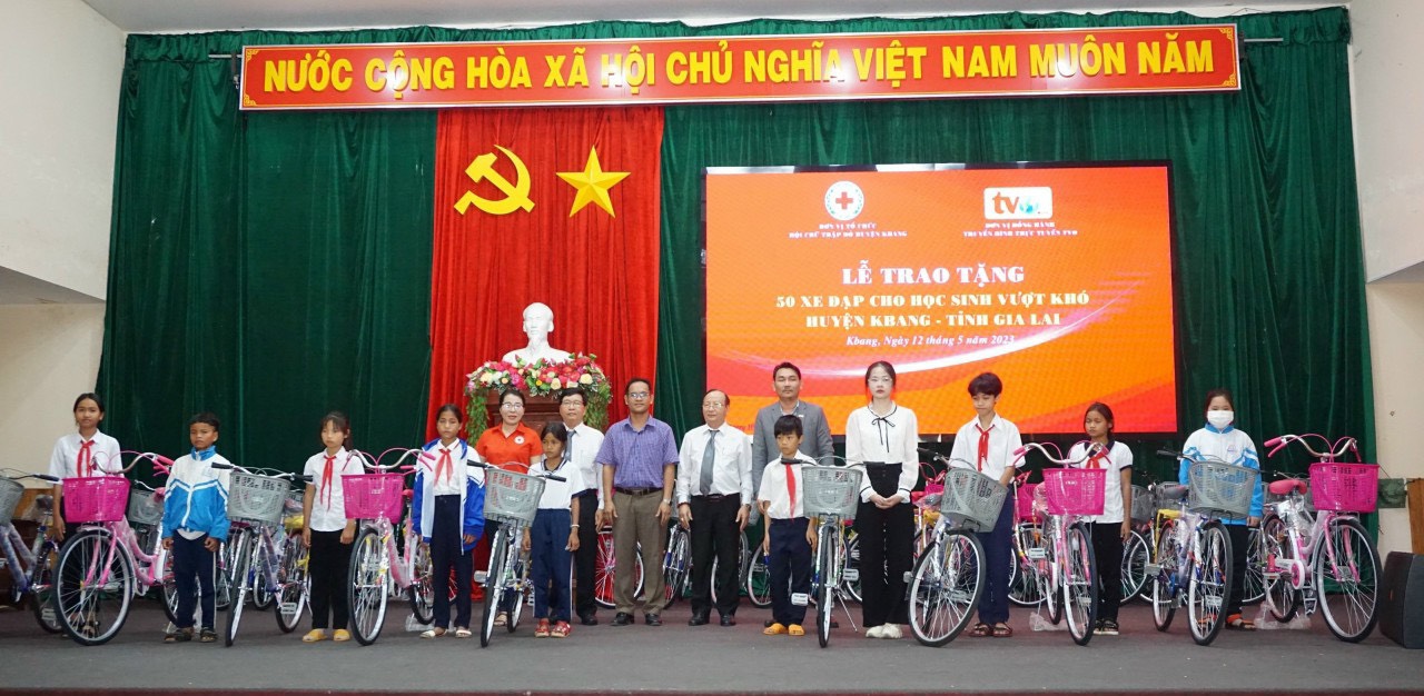 TVO tổ chức chương trình “Chắp cánh ước mơ” cho học sinh nghèo tại Phú Yên